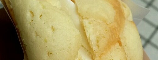 世界で2番めにおいしい焼きたてメロンパンアイス is one of Locais salvos de Karissa.