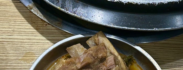 신동궁감자탕 is one of Korean food.