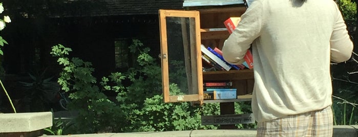 Little Free Library #4199 is one of Little Free Libraries in LA area.
