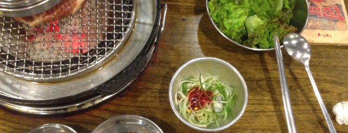 明洞江虎東烤肉 is one of Korea food.