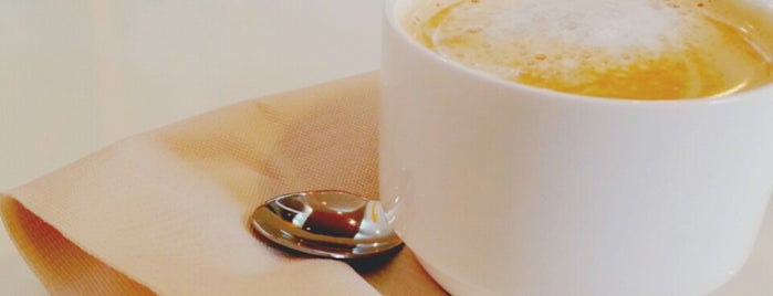 Charles Coffee Milk&Restaurant is one of Gespeicherte Orte von Edward.