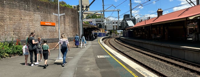 Platform 10 is one of Sydney Trains (K to T).