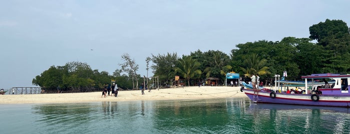 Pulau Kelagian Kecil is one of Lampung.