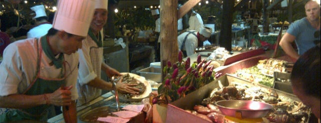 Ton Sai Seafood Restaurant - Phi Phi Island is one of Phuget.
