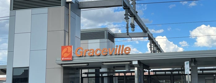 Graceville Railway Station is one of mayor.