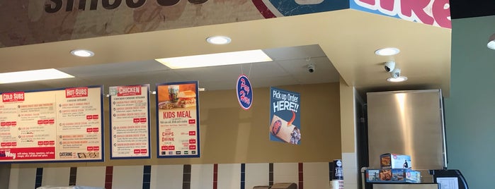Jersey Mike's Subs is one of Locais curtidos por Robert.