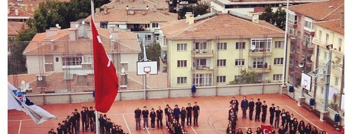 Büyük Kolej is one of Merve'nin Beğendiği Mekanlar.
