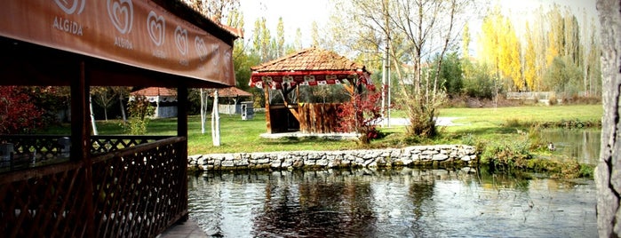 Sızır Alabalık Tesisleri is one of Lugares favoritos de Fuat.