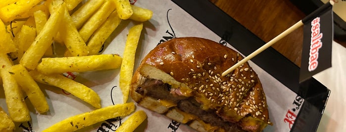 Nusr-Et Burger is one of Szny : понравившиеся места.