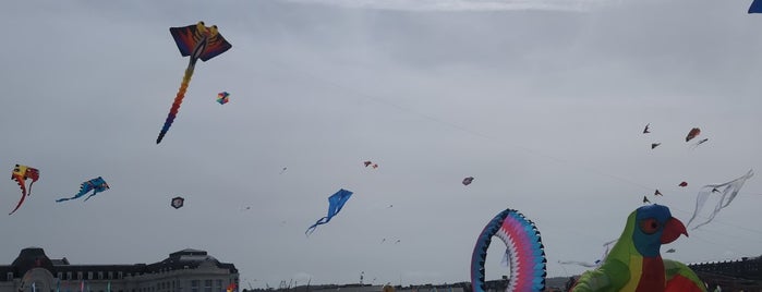 Plage de Trouville is one of Normandiya.