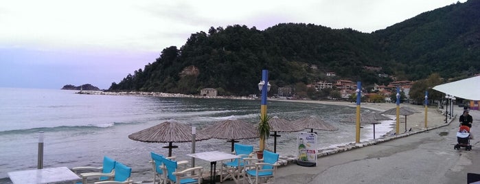 Cafe Bar Blue Sea is one of Lugares favoritos de petek.