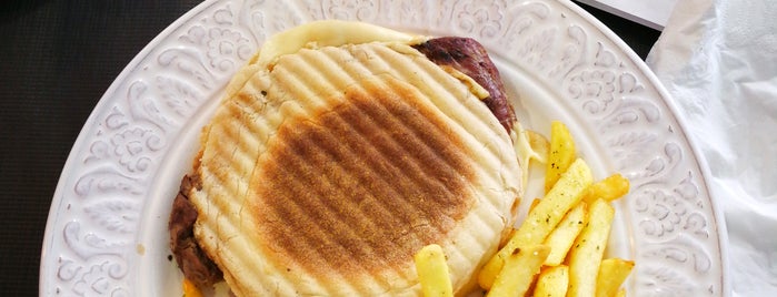 Triangular - Artisan Hamburger is one of evora.