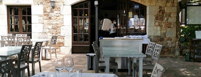 Restaurant Castell Vell is one of TOSSA DE MAR.