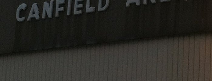 Canfield Ice Arena is one of dedi'nin Beğendiği Mekanlar.