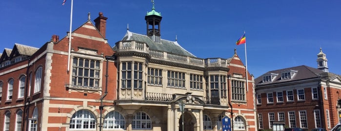 Hendon Town Hall is one of Patrick Jamesさんのお気に入りスポット.