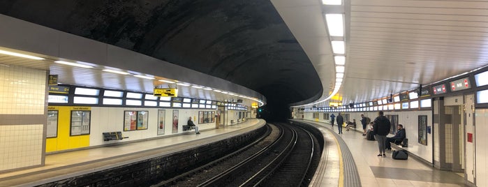 Birkenhead Hamilton Square Railway Station (BKQ) is one of Daily grind.