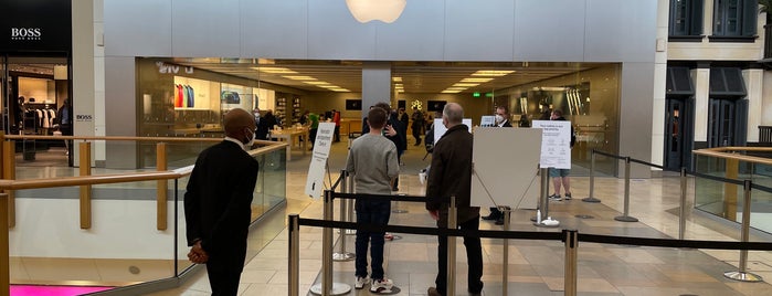 Apple Chapelfield is one of Apple - Official UK Stores - May 2018.