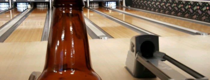 Firs Bowling Alley is one of Tempat yang Disukai Zach.