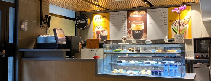 McDonald's is one of São Paulo ABC, Bares/Cafés, Restaurantes Shoppings.