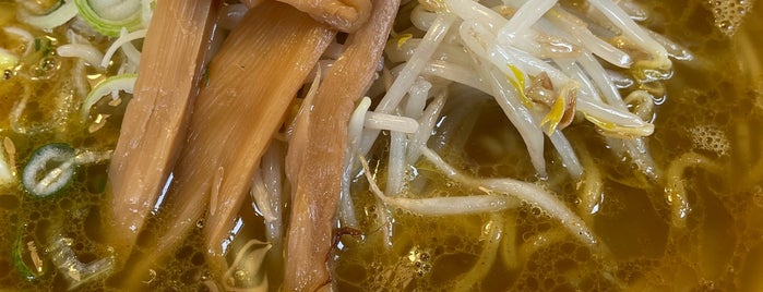 羅阿麺館 is one of Locais curtidos por ひざ.