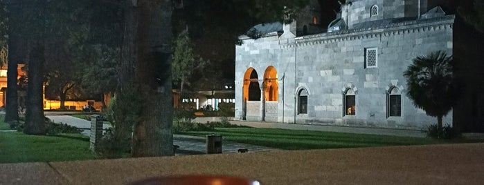 Yeşil Cami Çay Bahçesi is one of Öykü ile Bursa.