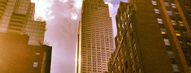 Edificio Empire State is one of New York.