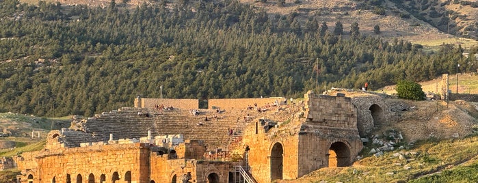 Pamukkale Antik Tiyatro is one of Antik kentler ve  müzeleri.