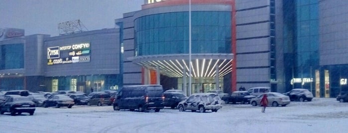 Hollywood Mall / ТРЦ "Голливуд" is one of Lugares favoritos de Tanya.