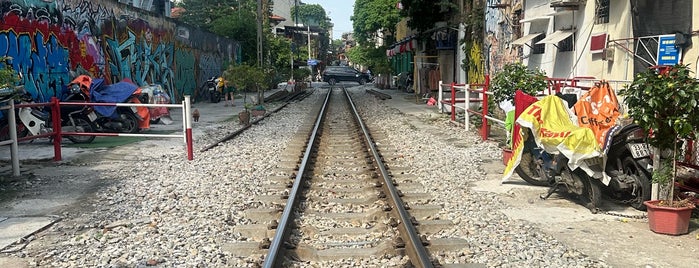 Hanoi Street Train is one of VN Hanoi 2019020110.