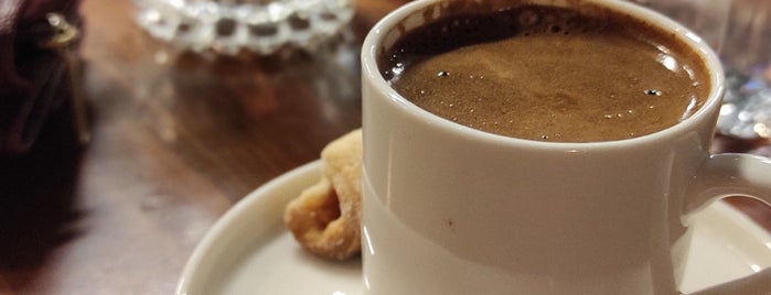 Cafe Manzara is one of Lugares favoritos de Atakan.
