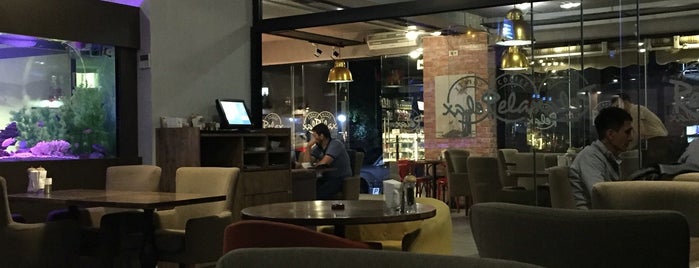 Cafe Relax is one of สถานที่ที่ Mihaylo ถูกใจ.