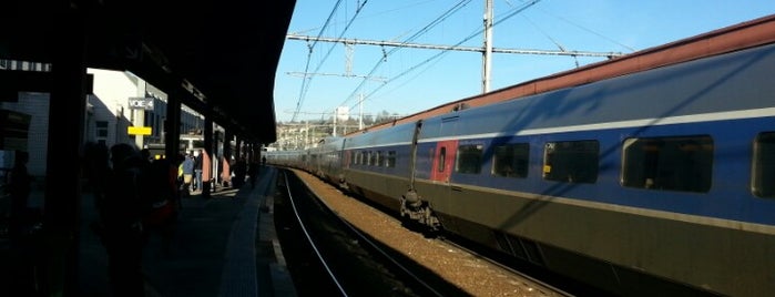 Gare SNCF de Chambéry—Challes-les-Eaux is one of สถานที่ที่ Aleksandra ถูกใจ.