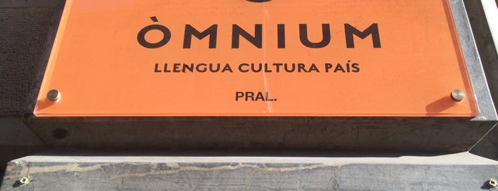 Òmnium Cultural is one of BCNegra 2013.