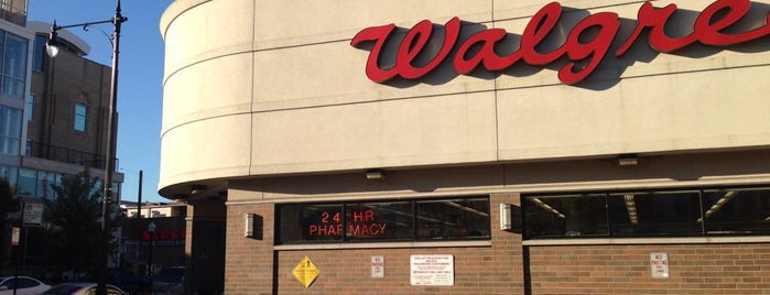 Walgreens is one of สถานที่ที่ Stephan ถูกใจ.