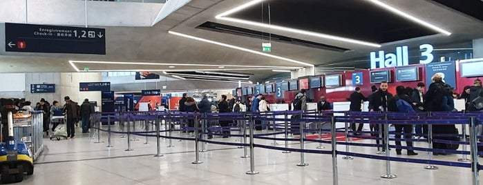 Turkish Airlines Check-in is one of สถานที่ที่ €. ถูกใจ.