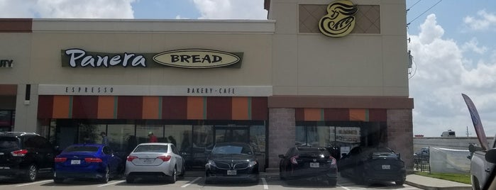 Panera Bread is one of The 15 Best Places for Cinnamon Rolls in Houston.