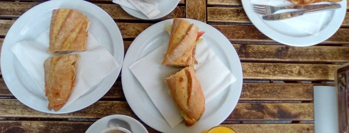 Cafe Correos is one of Alicante.