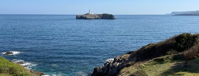 Faro de La Cerda is one of สถานที่ที่ Jonatan ถูกใจ.