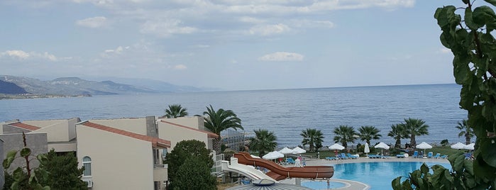 Assos Dove Hotel Resort & Spa is one of Hasan'ın Beğendiği Mekanlar.