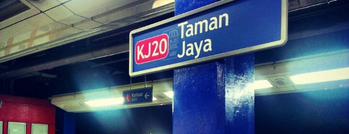 RapidKL Taman Jaya (KJ20) LRT Station is one of Posti che sono piaciuti a ÿt.
