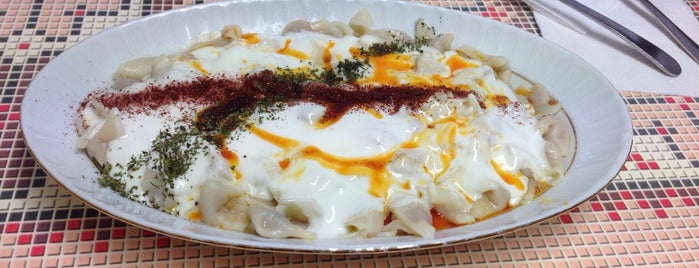 Öz Kafeterya Kayseri Mantıcısı is one of Lugares favoritos de Defne.