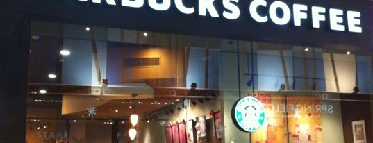 Starbucks is one of Soraiaさんのお気に入りスポット.