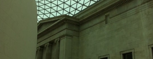 Британский музей is one of Londres.