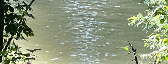Harpeth River is one of Nashville.