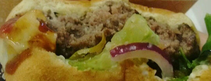 Cabeça De Porco Burger is one of Sandubas.