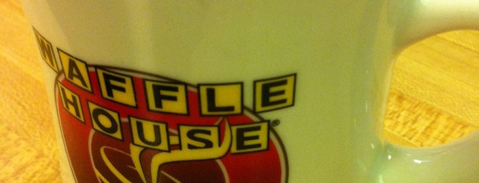 Waffle House is one of Chester 님이 좋아한 장소.