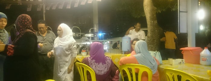 Alya Seafood is one of Jalan Jalan Cari Makan 2.