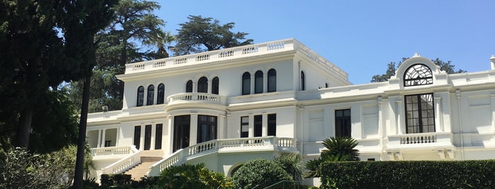 Fenyes Mansion is one of LA Daytrip: Pasadena.