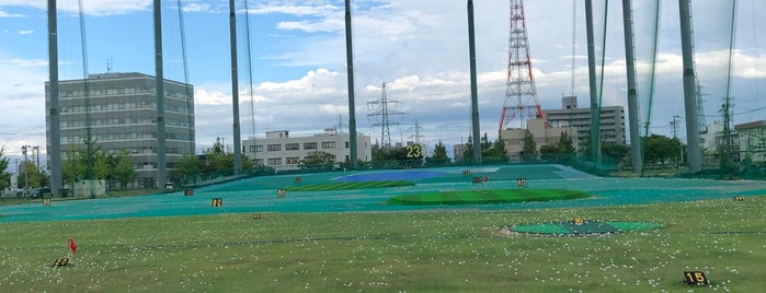 日軽ゴルフガーデン is one of ゴルフ練習場(新潟).