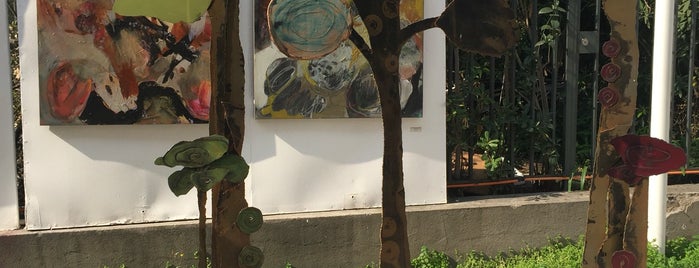 Galería De Arte La Sala is one of Juan Andresさんのお気に入りスポット.